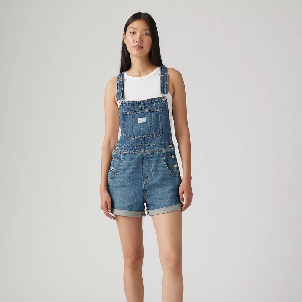 SOLD Ⓜ️ Levi’s Women’s Short Overalls NWT